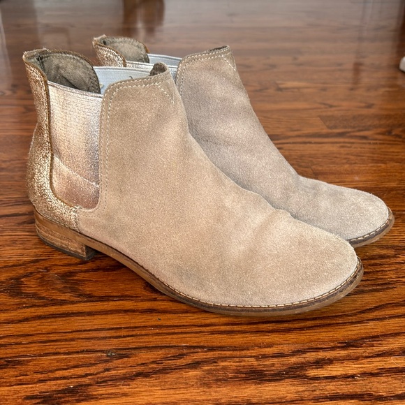 Toms taupe/grey and silver Chelsea boots sz 8 - Picture 1 of 7